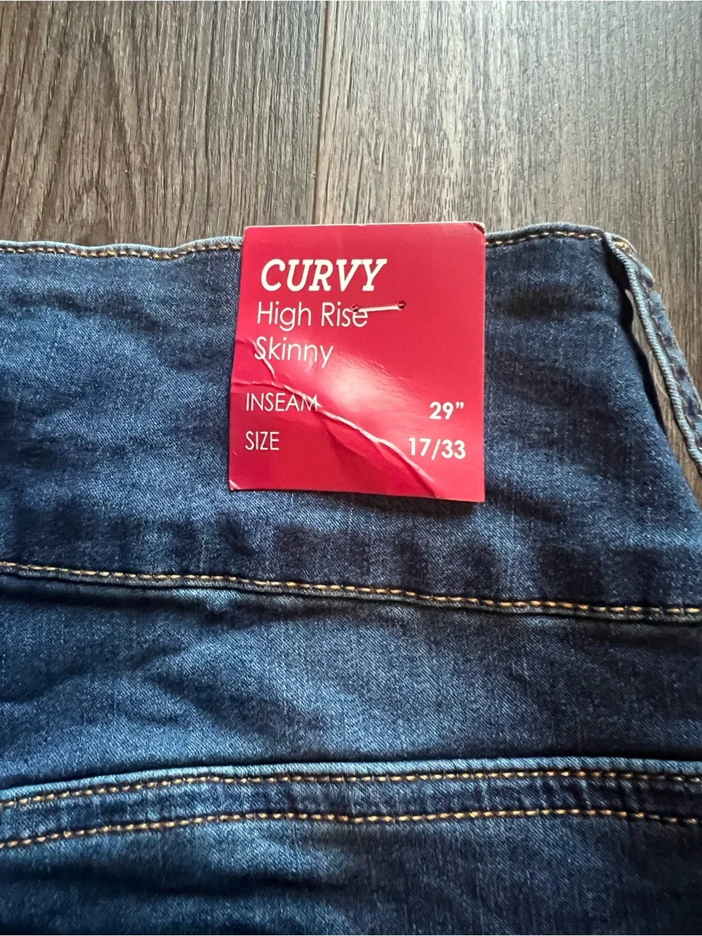 Women's Skinny Jeans in Dark Indigo Wash